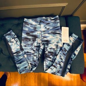 NWT Lululemon blue pattern leggings